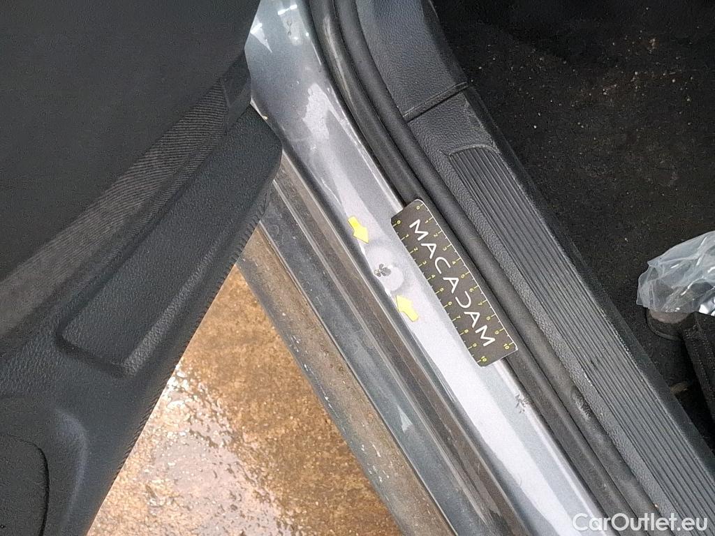  Volkswagen  T-ROC VOLKSWAGEN  / 2017 / 5P / SUV 2.0 TDI 115 LOUNGE BUS #42