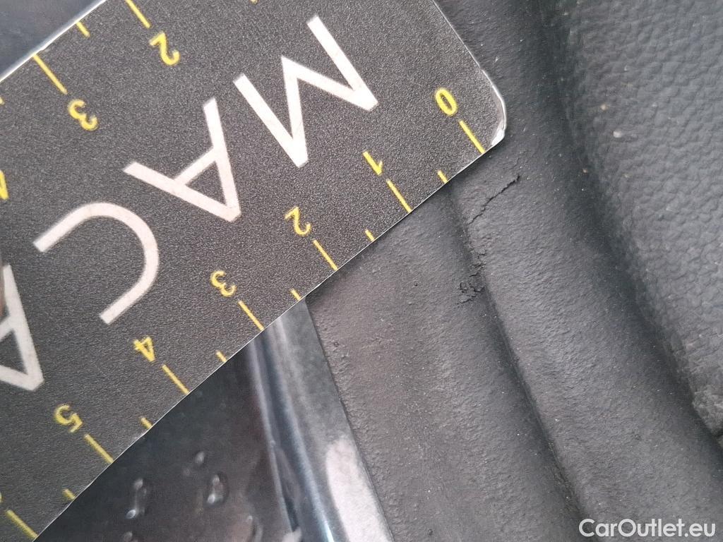  Volkswagen  T-ROC VOLKSWAGEN  / 2017 / 5P / SUV 2.0 TDI 115 LOUNGE BUS #29