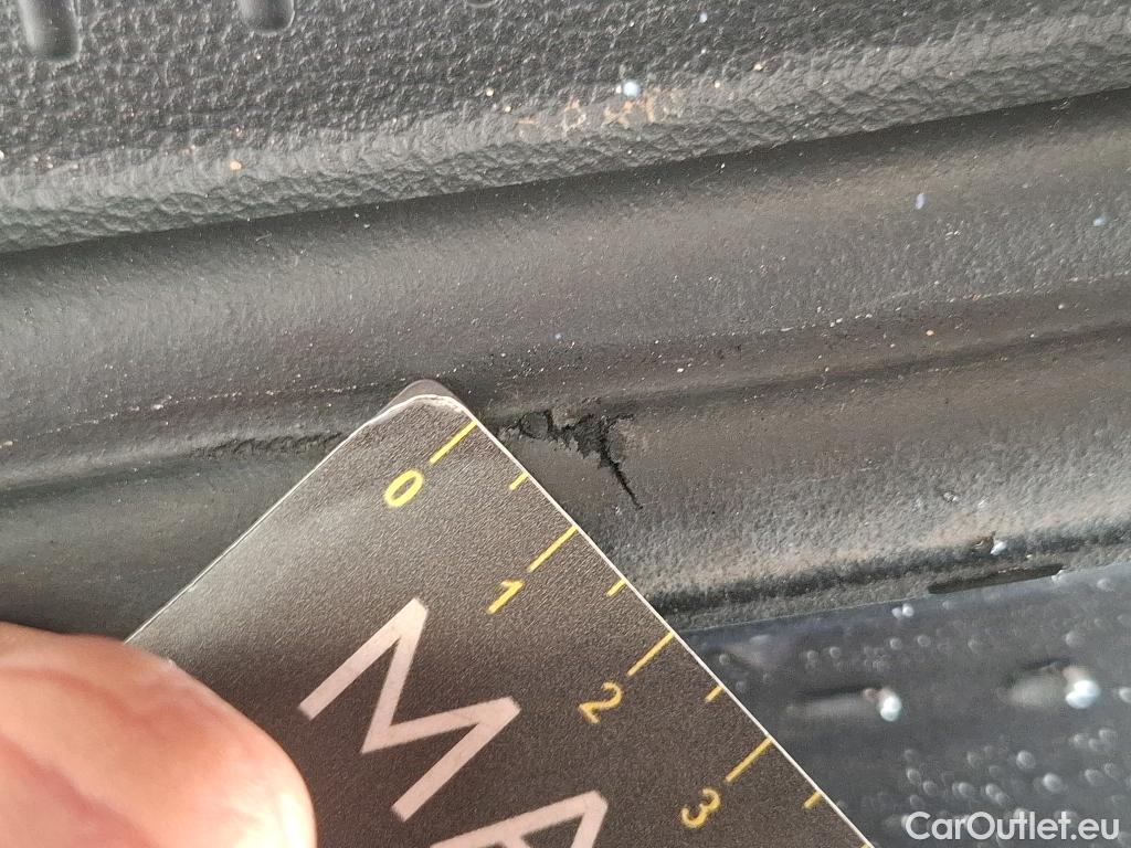  Volkswagen  T-ROC VOLKSWAGEN  / 2017 / 5P / SUV 2.0 TDI 115 LOUNGE BUS #28