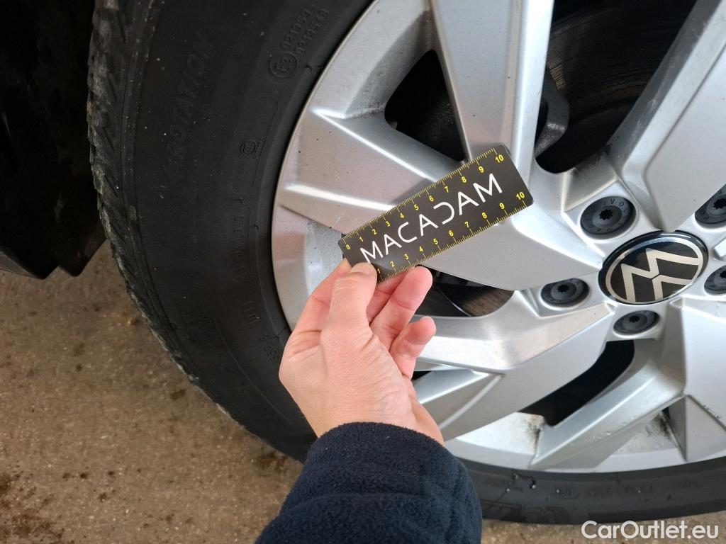  Volkswagen  Tiguan VOLKSWAGEN  / 2020 / 5P / SUV 2.0 TDI 150 DSG7 Life Business 4M #47