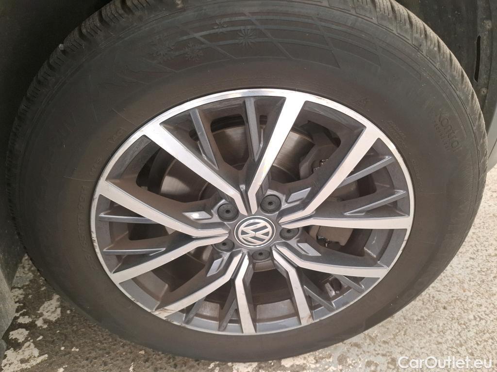  Volkswagen  Tiguan VOLKSWAGEN  Allspace / 2017 / 5P / SUV 2.0 TDI 150 DSG7 Confortline Business #37