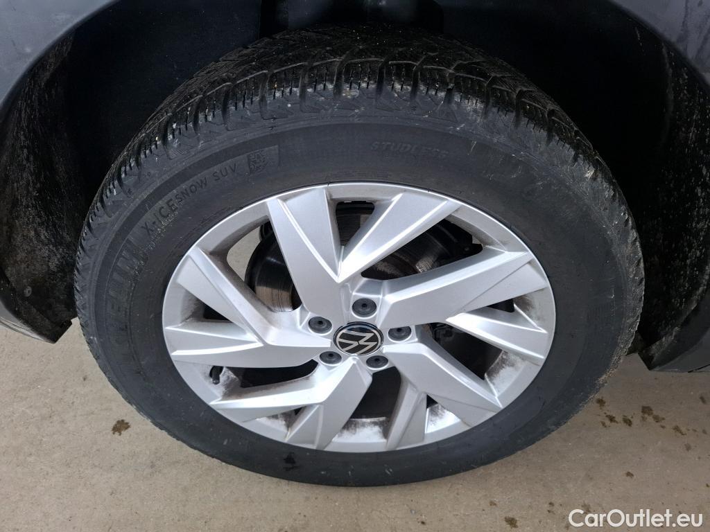  Volkswagen  Tiguan VOLKSWAGEN  / 2020 / 5P / SUV 2.0 TDI 150 DSG7 Life Business 4M #14