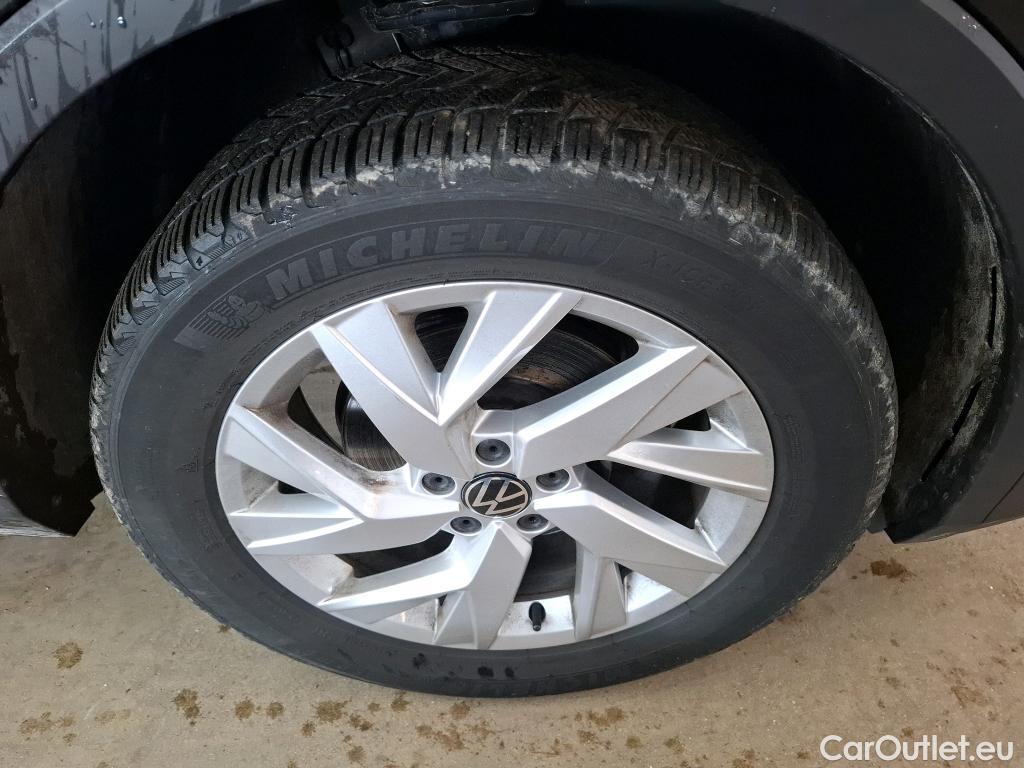  Volkswagen  Tiguan VOLKSWAGEN  / 2020 / 5P / SUV 2.0 TDI 150 DSG7 Life Business 4M #18