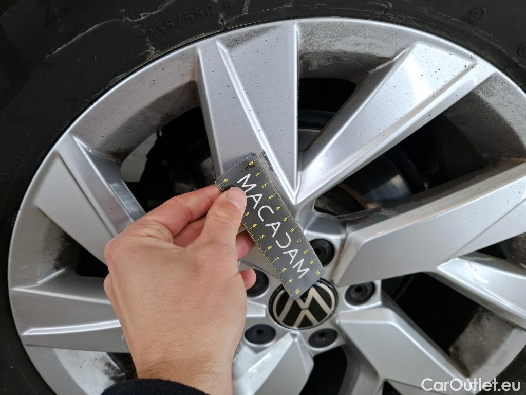  Volkswagen  Tiguan VOLKSWAGEN  / 2020 / 5P / SUV 2.0 TDI 150 DSG7 Life Business 4M #50