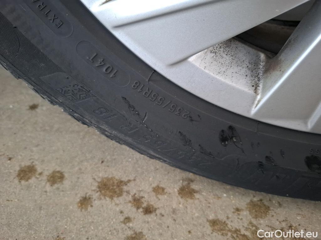  Volkswagen  Tiguan VOLKSWAGEN  / 2020 / 5P / SUV 2.0 TDI 150 DSG7 Life Business 4M #21