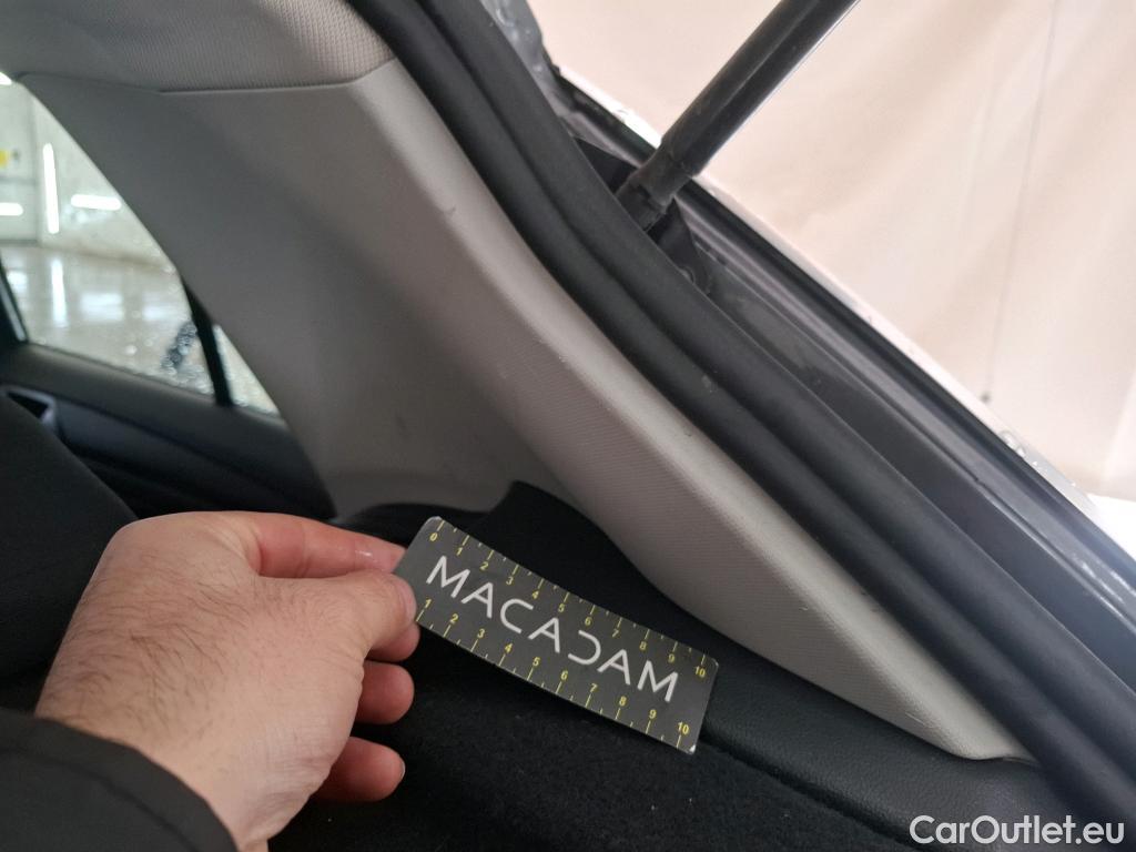  Volkswagen  T-ROC VOLKSWAGEN  / 2017 / 5P / SUV 2.0 TDI 115 LOUNGE BUS #32