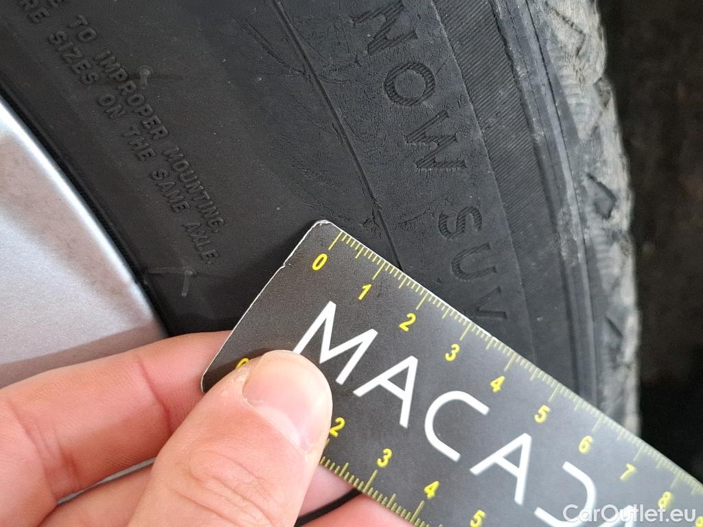  Volkswagen  Tiguan VOLKSWAGEN  / 2020 / 5P / SUV 2.0 TDI 150 DSG7 Life Business 4M #12