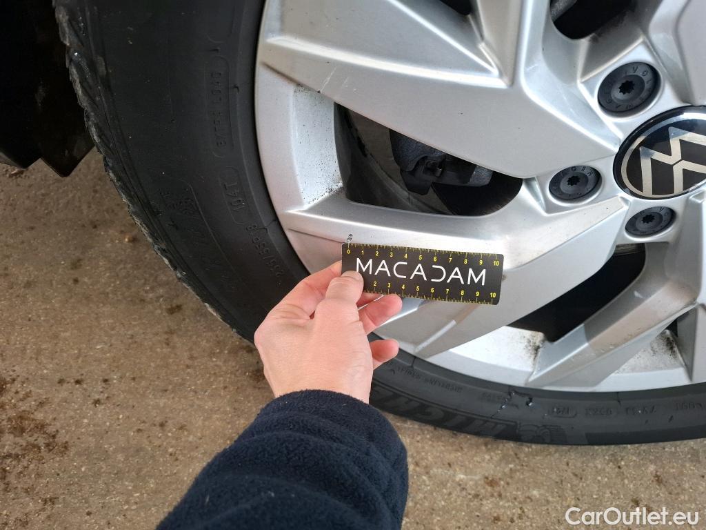  Volkswagen  Tiguan VOLKSWAGEN  / 2020 / 5P / SUV 2.0 TDI 150 DSG7 Life Business 4M #46