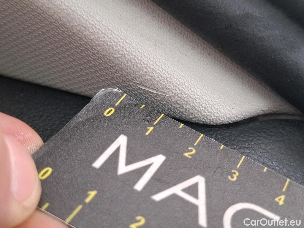  Volkswagen  T-ROC VOLKSWAGEN  / 2017 / 5P / SUV 2.0 TDI 115 LOUNGE BUS #33