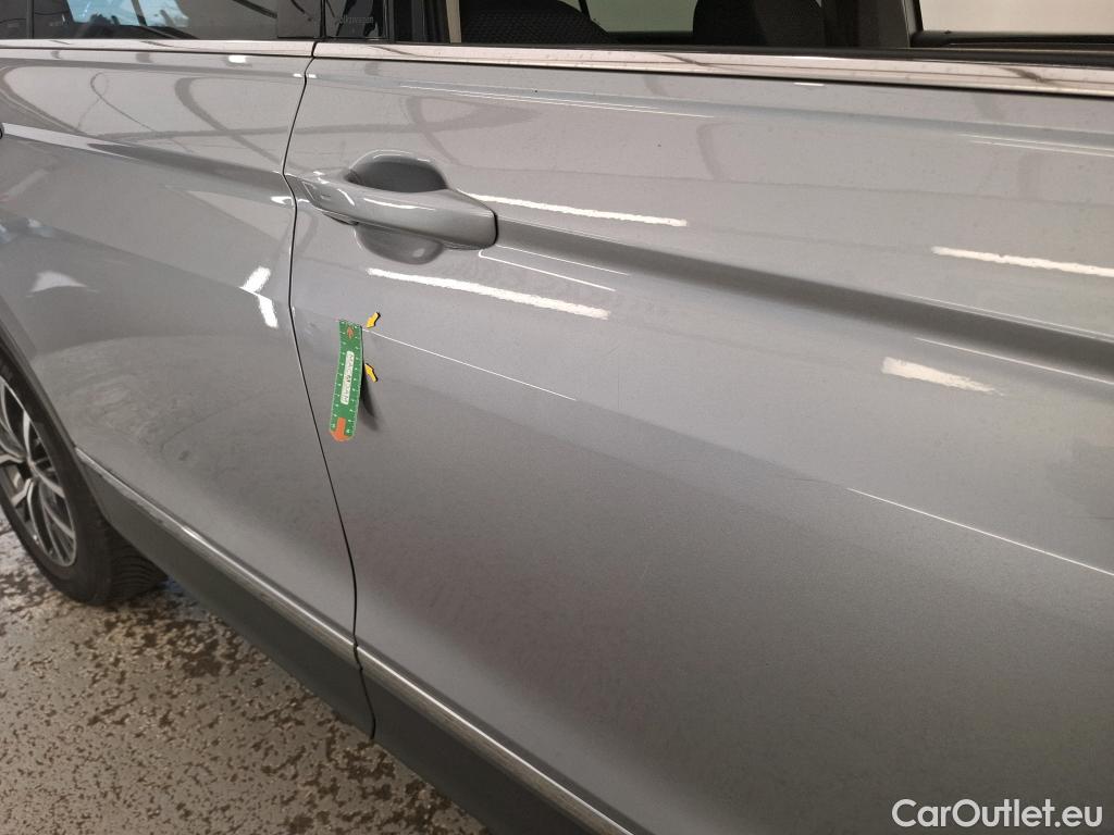  Volkswagen  Tiguan VOLKSWAGEN  Allspace / 2017 / 5P / SUV 2.0 TDI 150 DSG7 Confortline Business #9