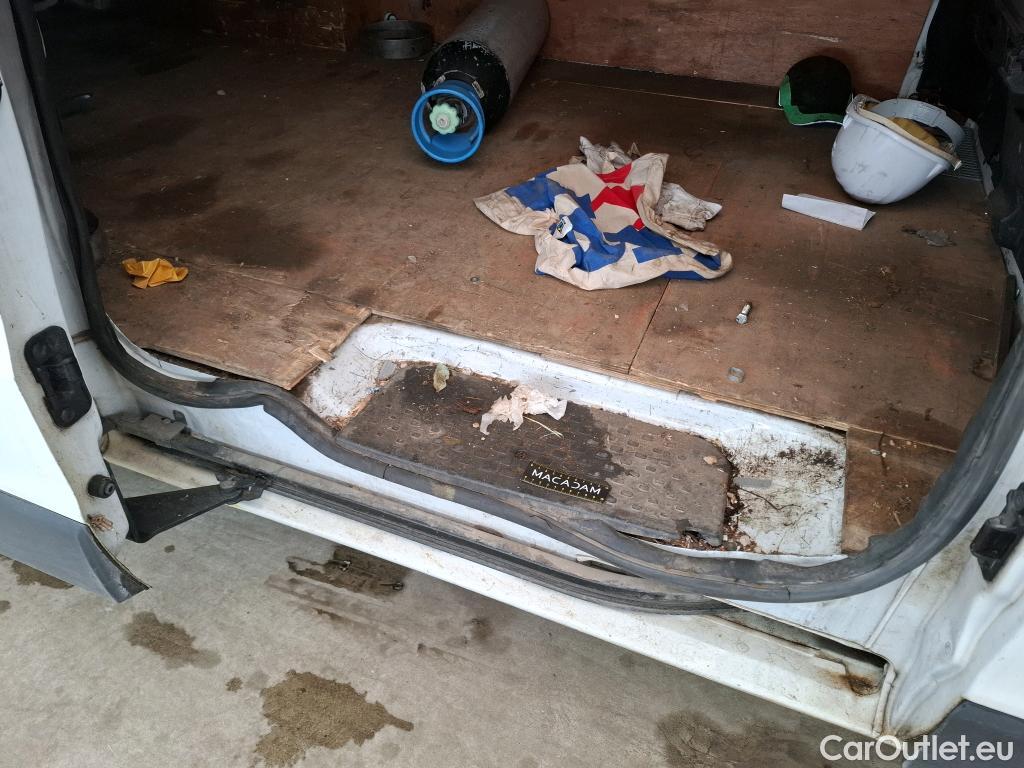  Nissan  NV300 NISSAN  VU 4p Fourgon 1.6 DCI 145 S/S N-CONNECTA L2H2 3.0T #38