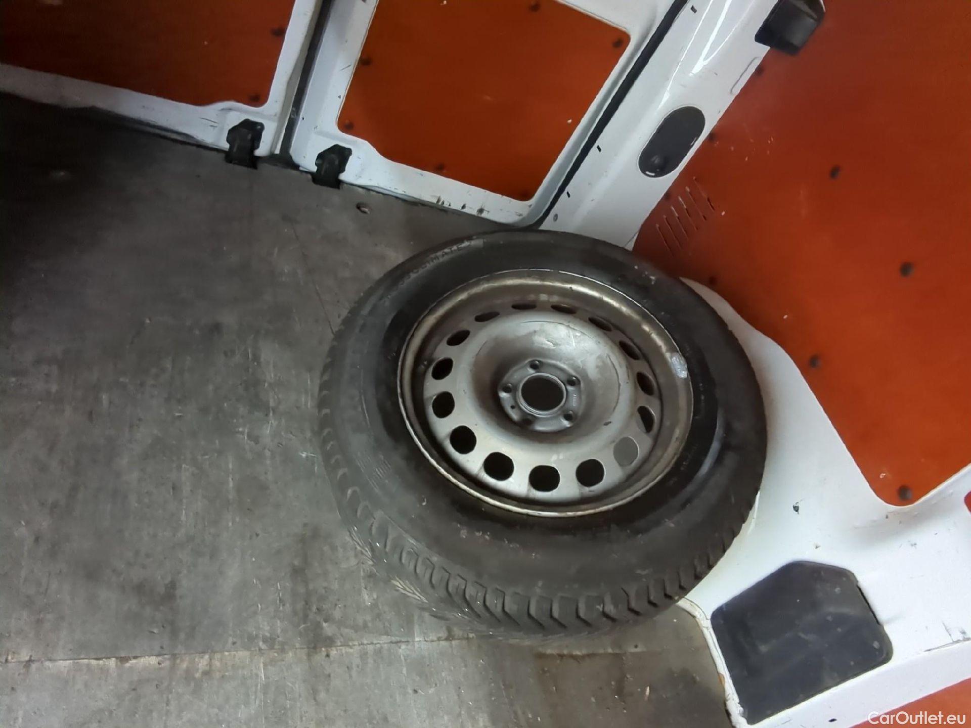  Peugeot  Expert  Fourgon Premium Pack Standard 1.6 HDi 95CV BVM5 E6 #13