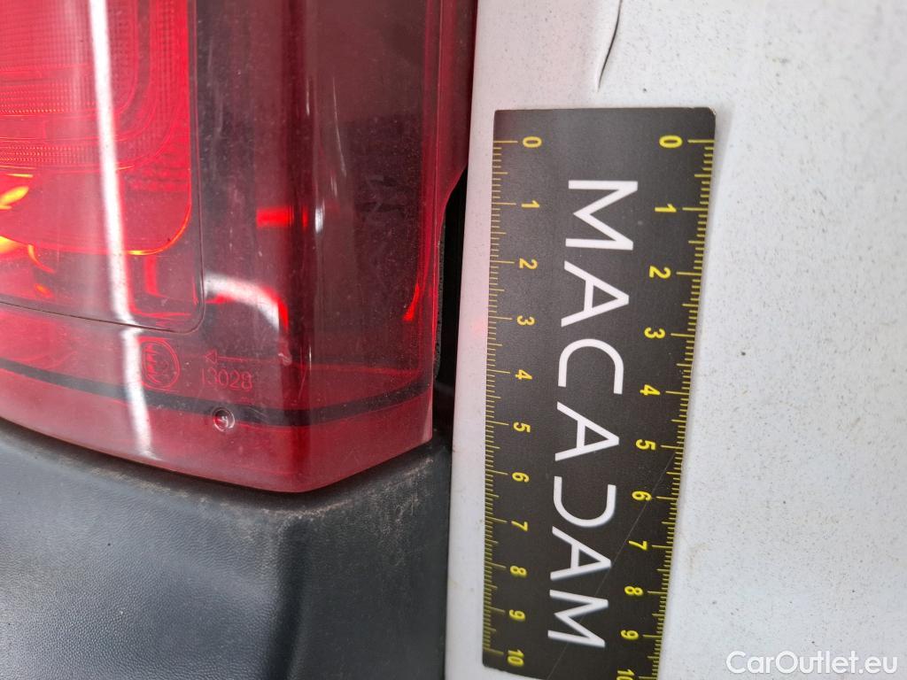  Nissan  NV300 NISSAN  VU 4p Fourgon 1.6 DCI 145 S/S N-CONNECTA L2H2 3.0T #24