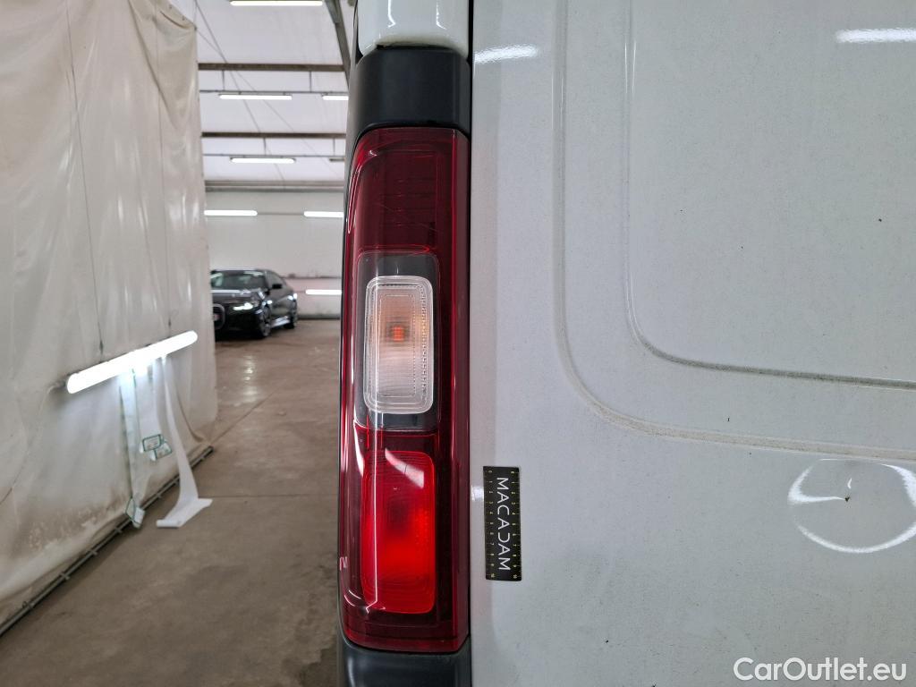  Nissan  NV300 NISSAN  VU 4p Fourgon 1.6 DCI 145 S/S N-CONNECTA L2H2 3.0T #23