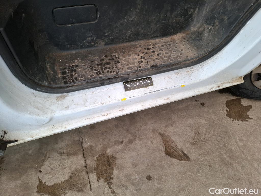  Nissan  NV300 NISSAN  VU 4p Fourgon 1.6 DCI 145 S/S N-CONNECTA L2H2 3.0T #31