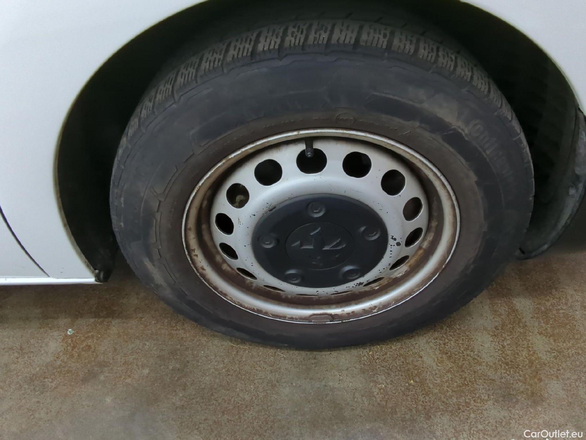  Peugeot  Expert  Fourgon Premium Pack Standard 1.6 HDi 95CV BVM5 E6 #4