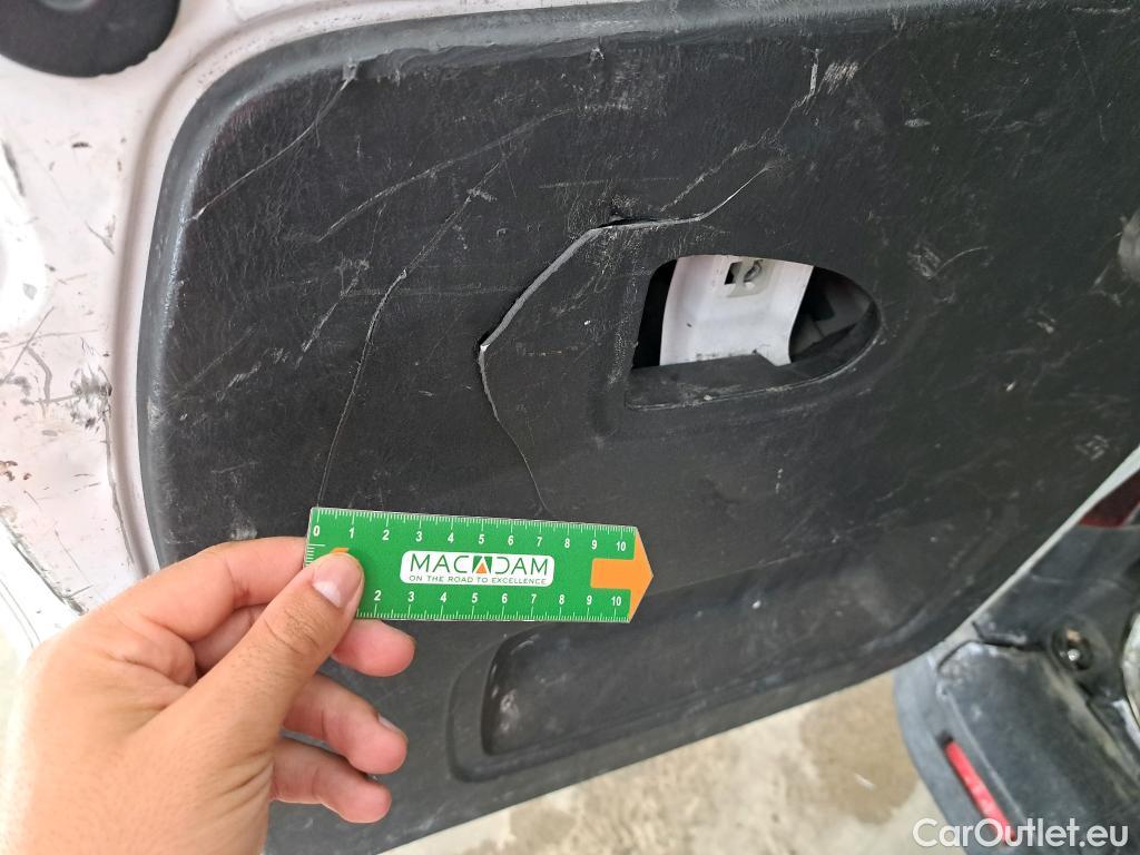  Renault  Trafic RENAULT  VU 4p VNA FG-GCF L1H1 1000 dCi 115 fourgon tôlé (V904) #86