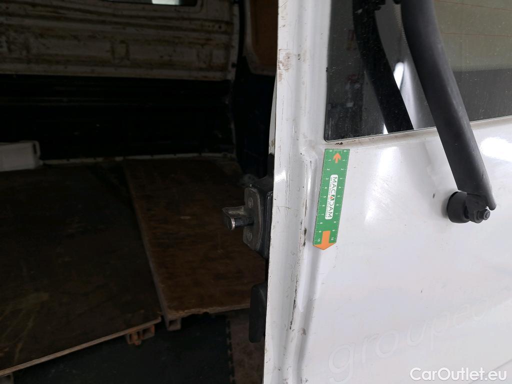  Renault  Trafic RENAULT  VU 4p VNA FG-GCF L1H1 1000 dCi 115 fourgon tôlé (V904) #77