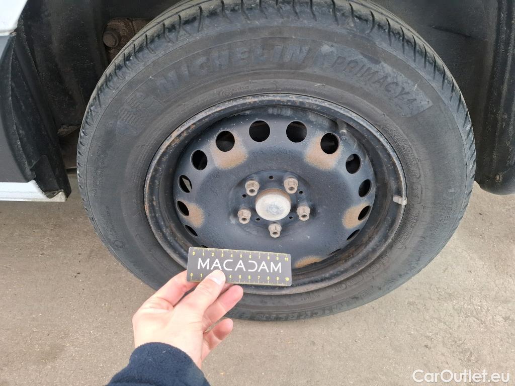  Renault  Kangoo  II Express Maxi Grand Confort 1.5 dCi 95CV BVM6 E6dT #46