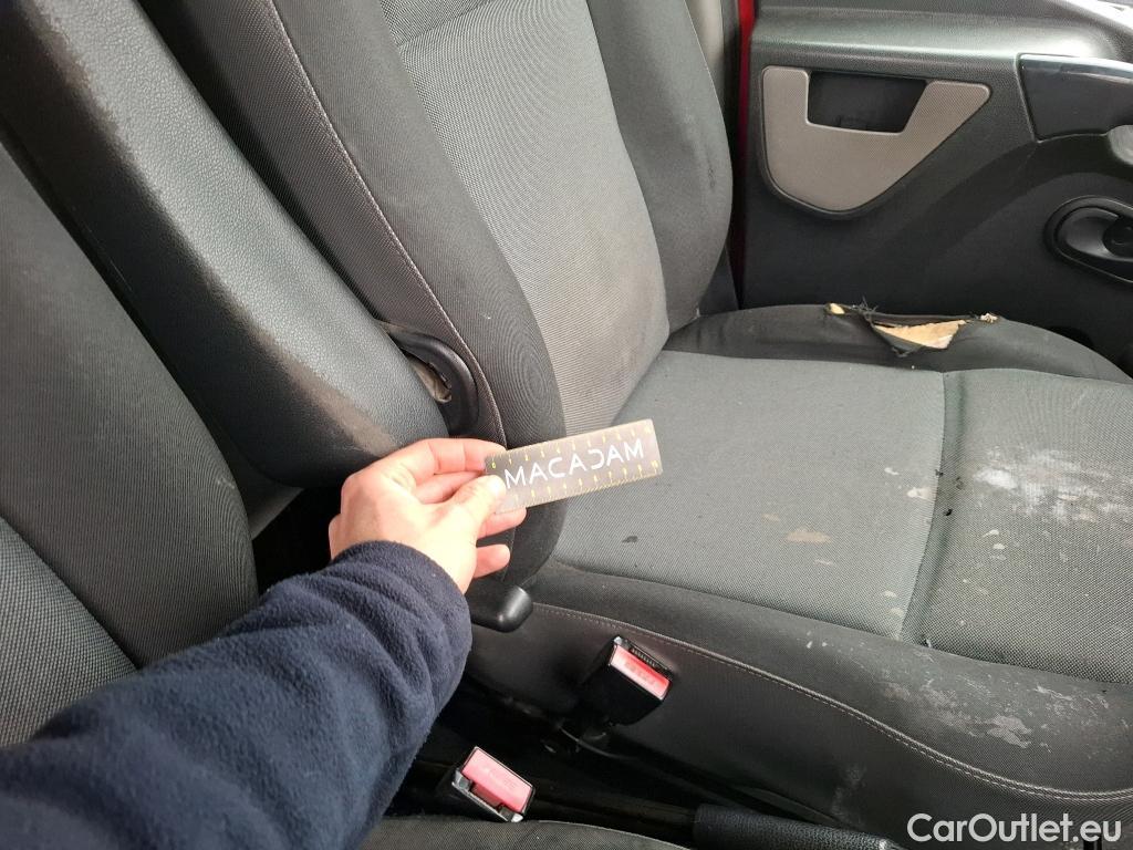  Renault  Master RENAULT  VU 4p Fourgon FG GCf TracF3500 L1H1 dCi110 S&S #95