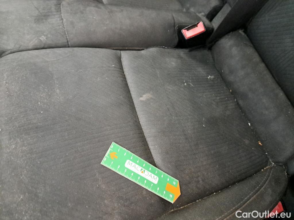  Renault  Trafic RENAULT  VU 4p VNA FG-GCF L1H1 1000 dCi 115 fourgon tôlé (V904) #99