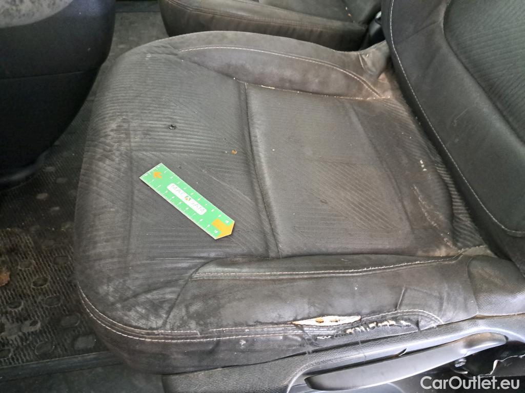  Renault  Trafic RENAULT  VU 4p VNA FG-GCF L1H1 1000 dCi 115 fourgon tôlé (V904) #47