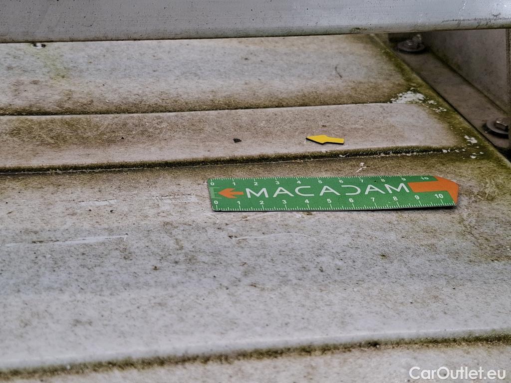  Renault  Trafic RENAULT  / 2019 / 4P / Fourgon tole FG GCF L1H1 1200 dCi 120 #4