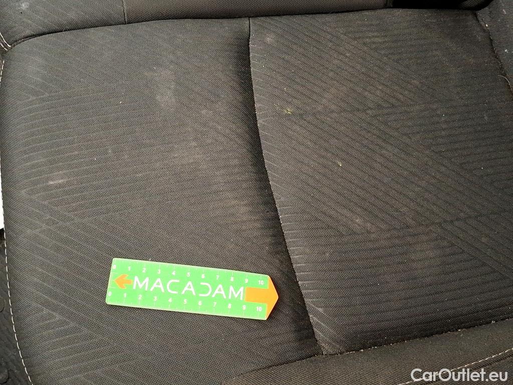  Renault  Trafic RENAULT  / 2019 / 4P / Fourgon tole FG GCF L1H1 1200 dCi 120 #38