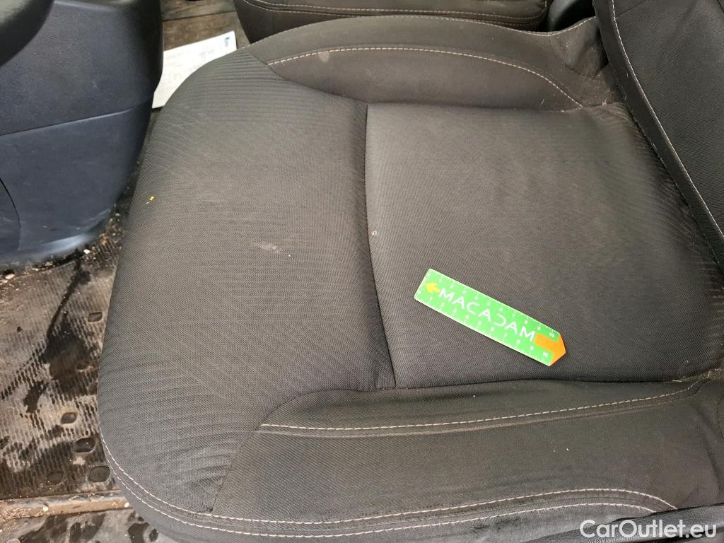  Renault  Trafic RENAULT  / 2019 / 4P / Fourgon tole FG GCF L1H1 1200 dCi 120 #23