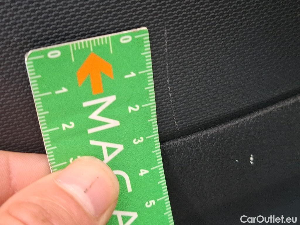  Renault  Trafic RENAULT  / 2019 / 4P / Fourgon tole FG GCF L1H1 1200 dCi 120 #26