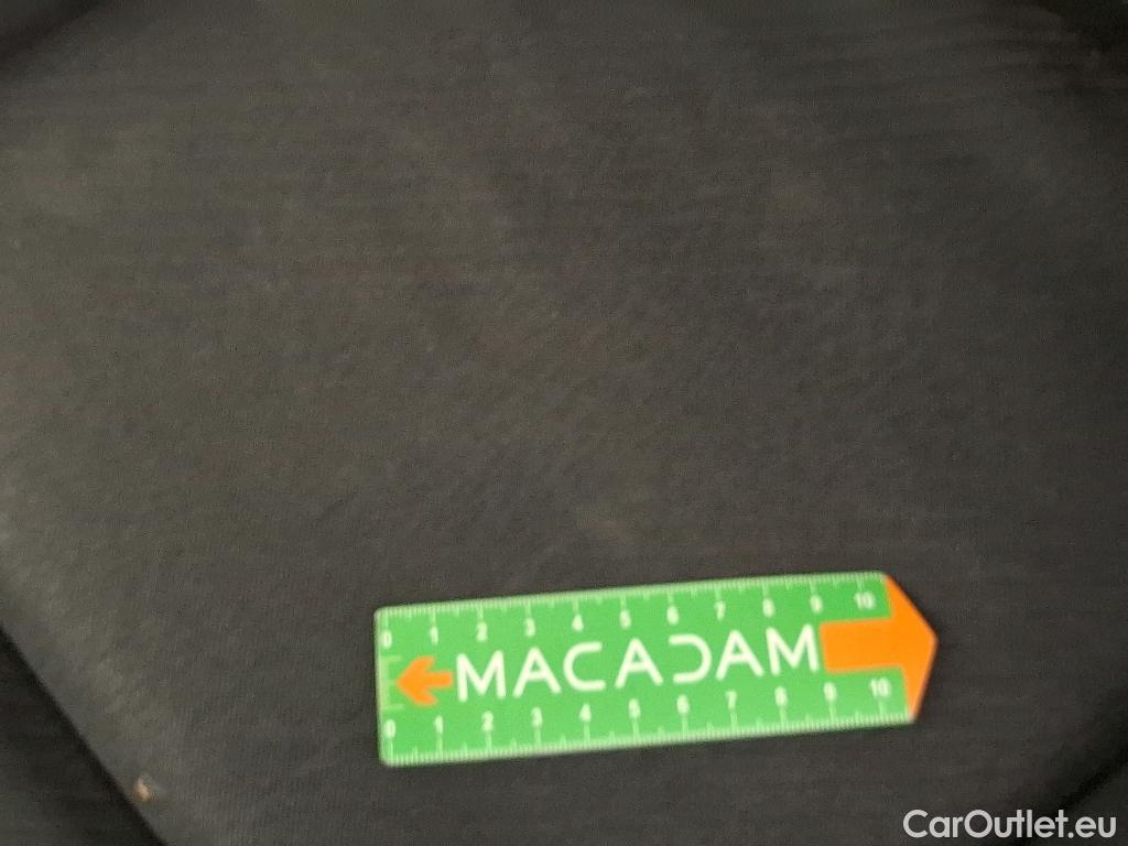  Renault  Trafic RENAULT  / 2019 / 4P / Fourgon tole FG GCF L1H1 1200 dCi 120 #40