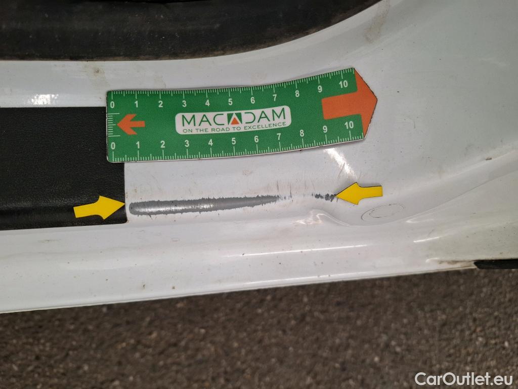  Renault  Trafic RENAULT  / 2021 / 4P / Fourgon tôlé FG CF L1H1 2T8 Blue dCi 130 #69