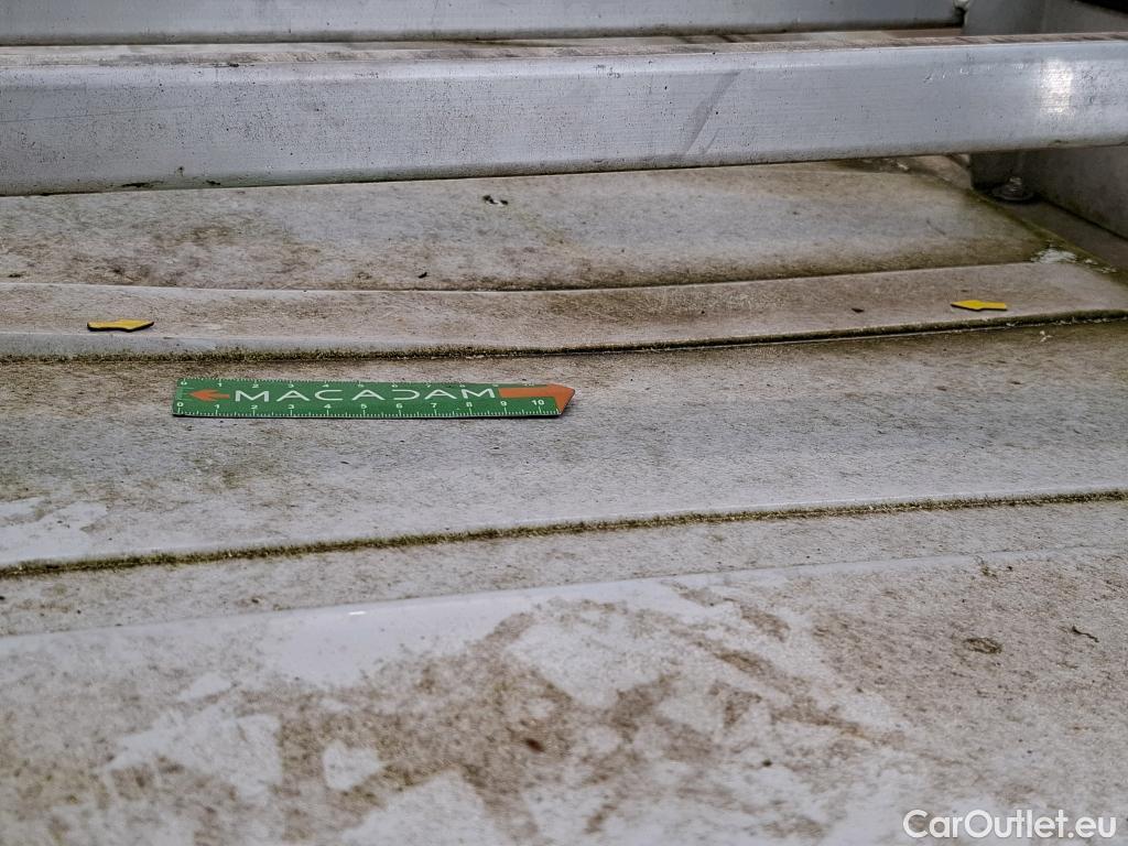  Renault  Trafic RENAULT  / 2019 / 4P / Fourgon tole FG GCF L1H1 1200 dCi 120 #2