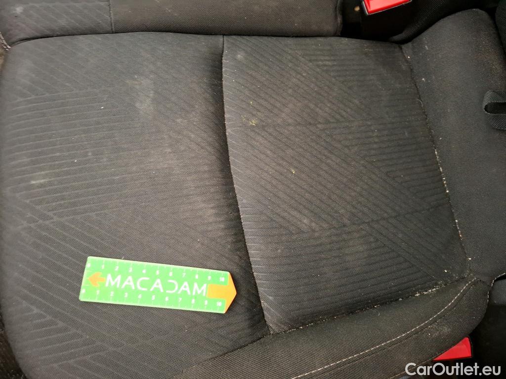  Renault  Trafic RENAULT  / 2019 / 4P / Fourgon tole FG GCF L1H1 1200 dCi 120 #37