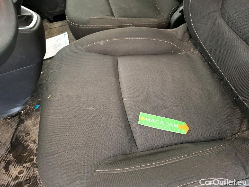  Renault  Trafic RENAULT  / 2019 / 4P / Fourgon tole FG GCF L1H1 1200 dCi 120 #39