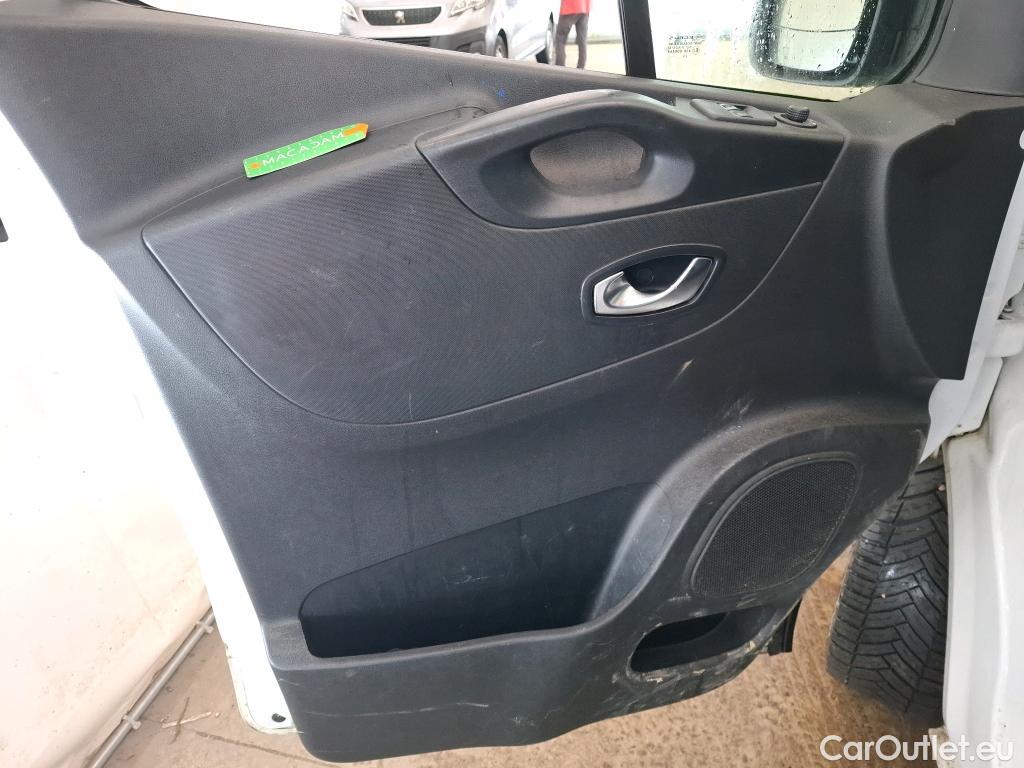  Renault  Trafic RENAULT  / 2019 / 4P / Fourgon tole FG GCF L1H1 1200 dCi 120 #25