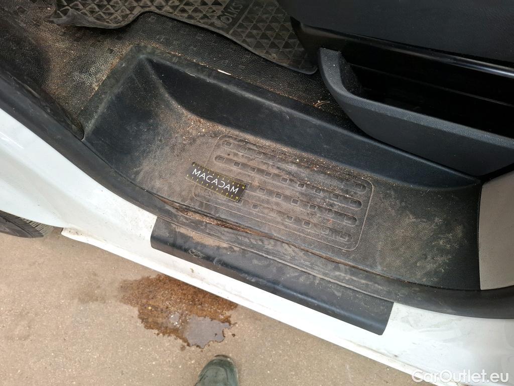  Volkswagen  Transporter T6  Fourgon Plus Comfortline 2.0 TDI 150CV BVA7 E6 #48