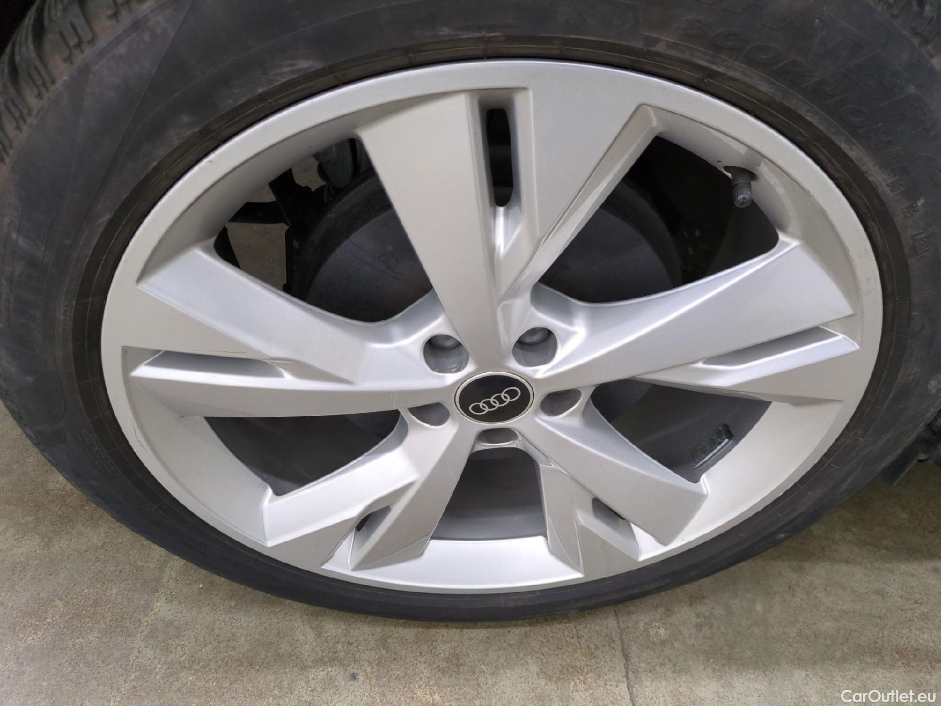  Audi  Q4 E-Tron  40 e-tron S line 55kWh BVA #9