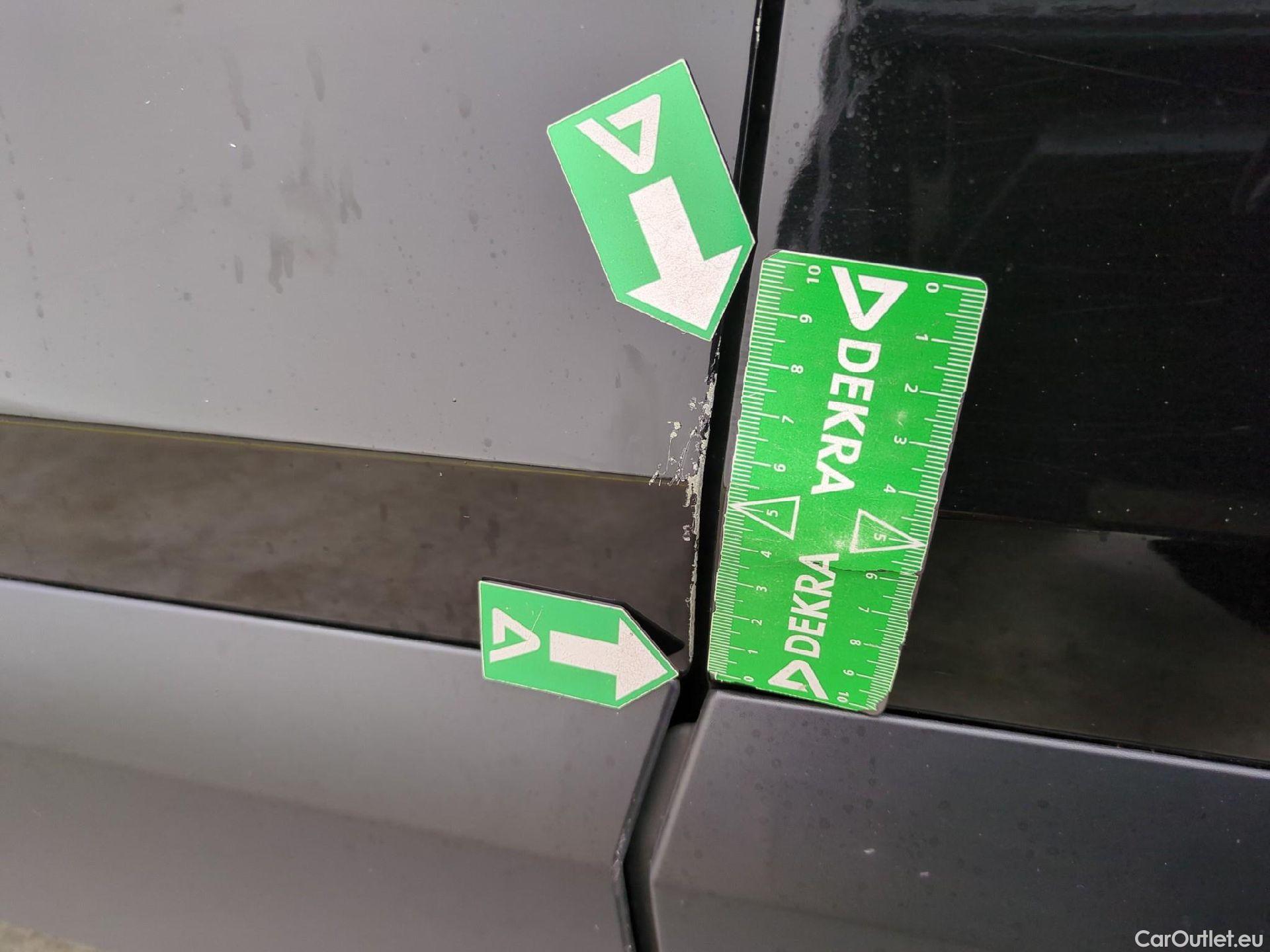  Citroen  C4 X (2022) PureTech 130 S&S EAT8 Feel Pack / GARANTIE CONSTRUCTEUR VOIR PHOTO 2 #20