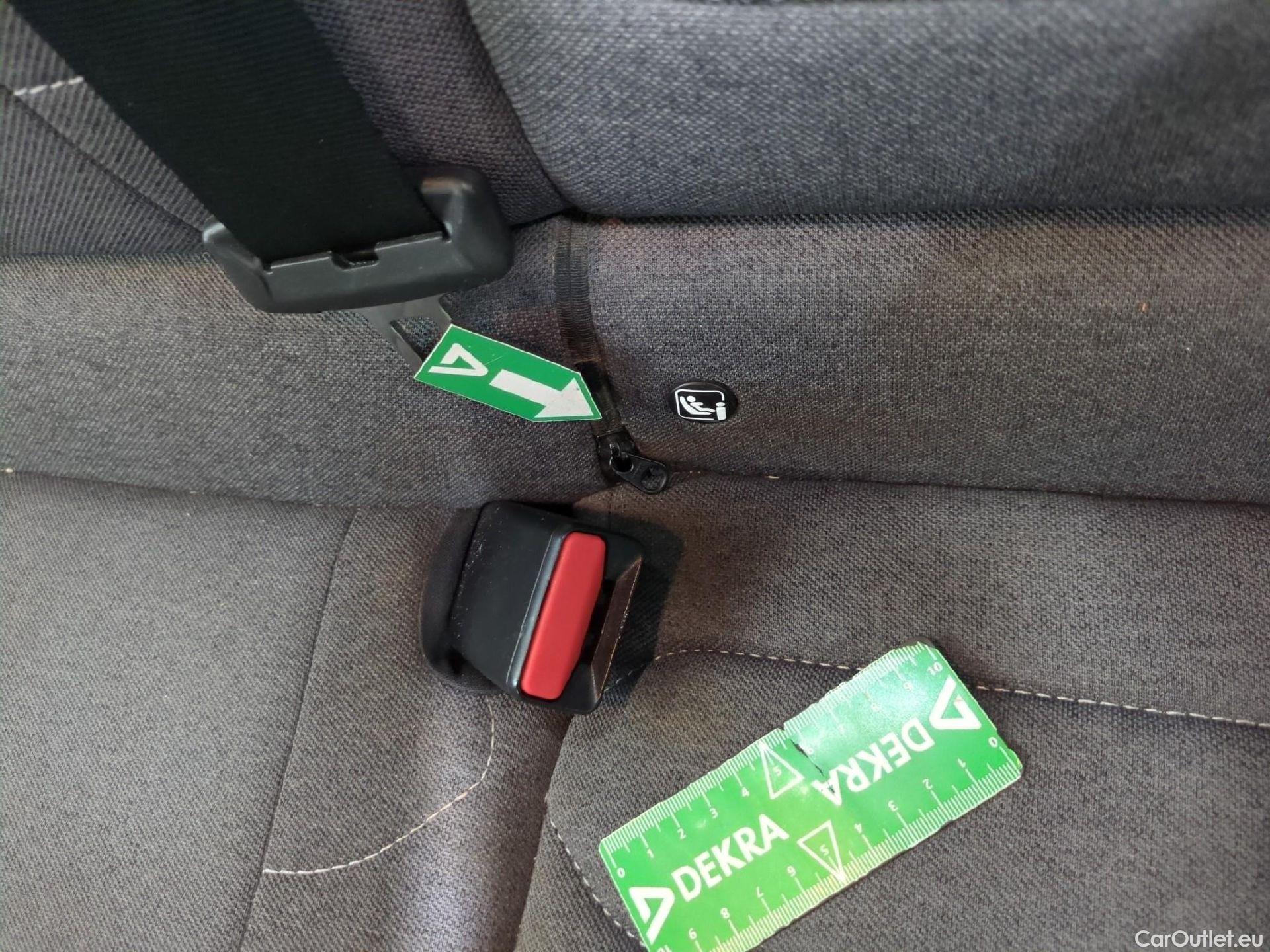  Citroen  C4 X (2022) PureTech 130 S&S EAT8 Feel Pack / GARANTIE CONSTRUCTEUR VOIR PHOTO 2 #35