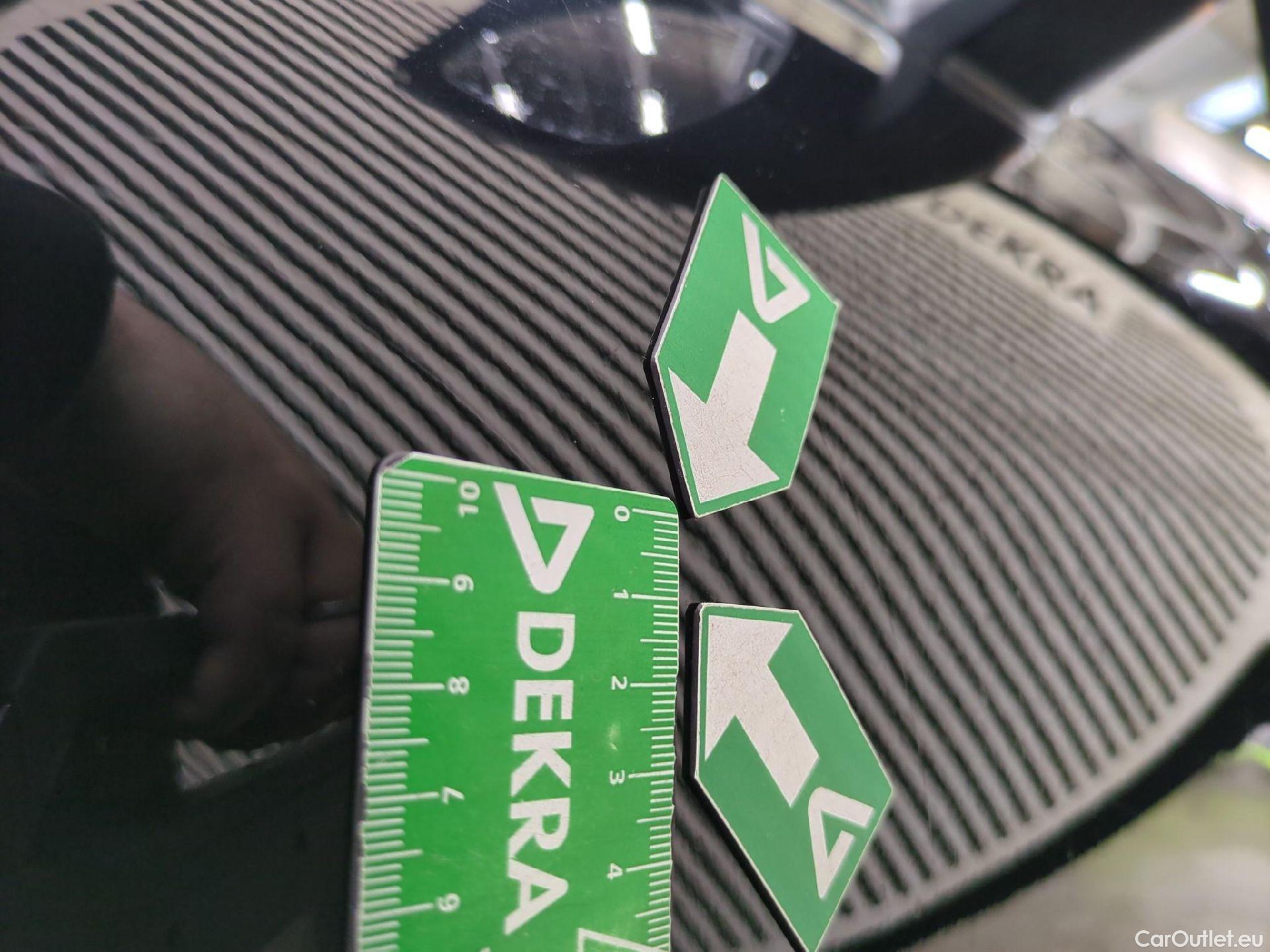  Citroen  C4 X (2022) PureTech 130 S&S EAT8 Feel Pack / GARANTIE CONSTRUCTEUR VOIR PHOTO 2 #28