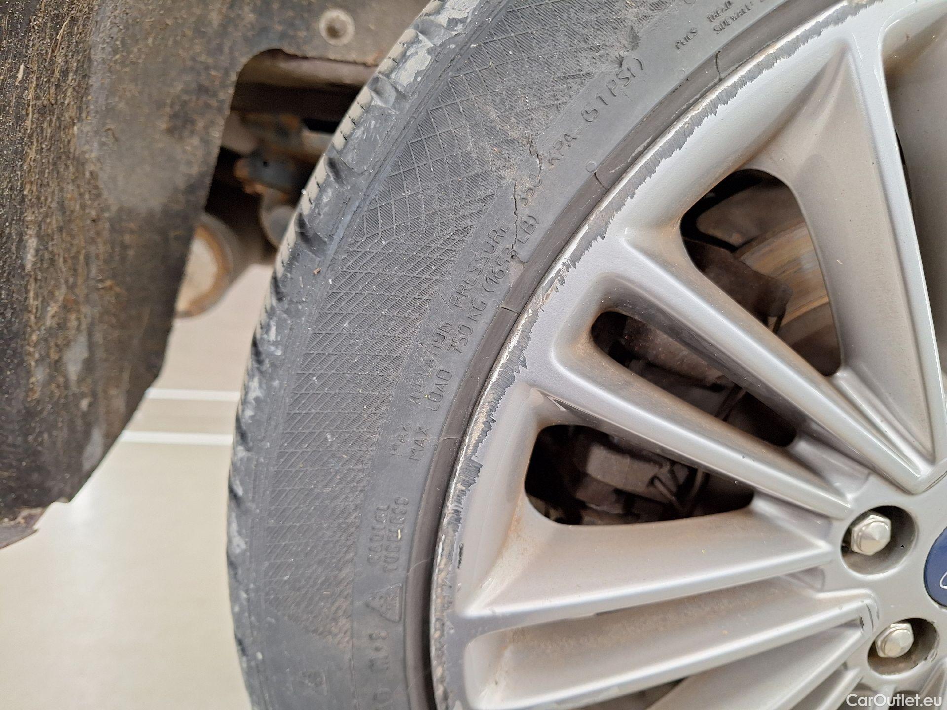  Ford  Mondeo Ford,  5d '14, Ford  2.0TDCi 110kW Vignale 4d #65