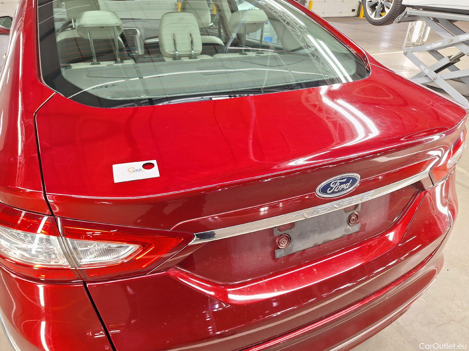  Ford  Mondeo Ford,  5d '14, Ford  2.0TDCi 110kW Vignale 4d #15