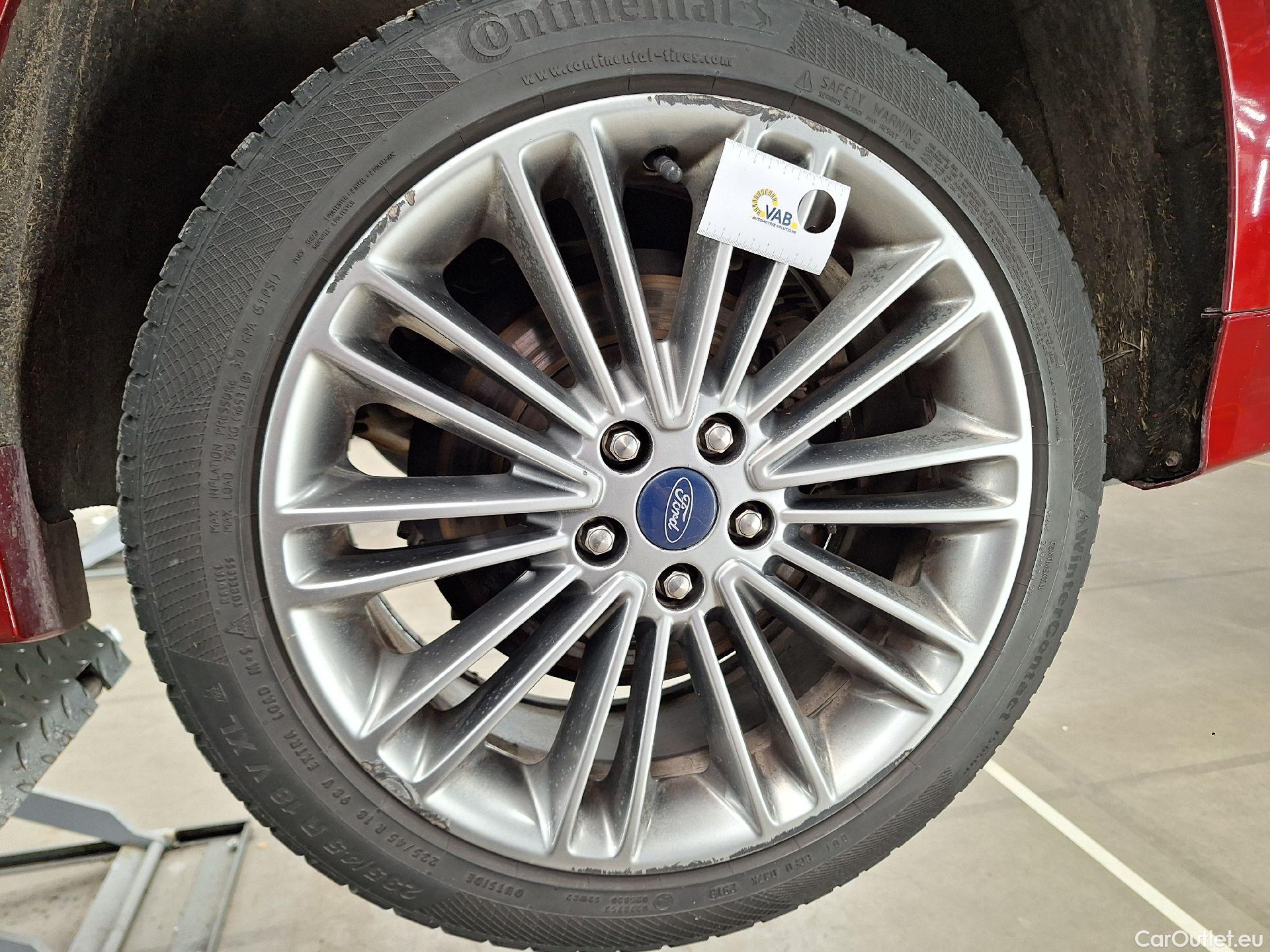  Ford  Mondeo Ford,  5d '14, Ford  2.0TDCi 110kW Vignale 4d #58