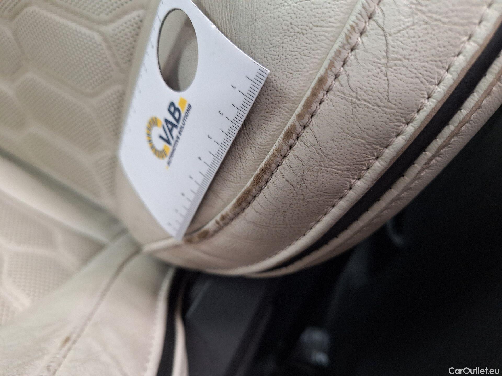  Ford  Mondeo Ford,  5d '14, Ford  2.0TDCi 110kW Vignale 4d #28