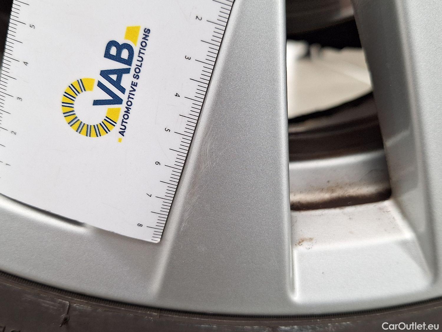  Volkswagen  Touran VW,  '15, Volkswagen  2.0 TDi 85kW Highline DSG 5d #25