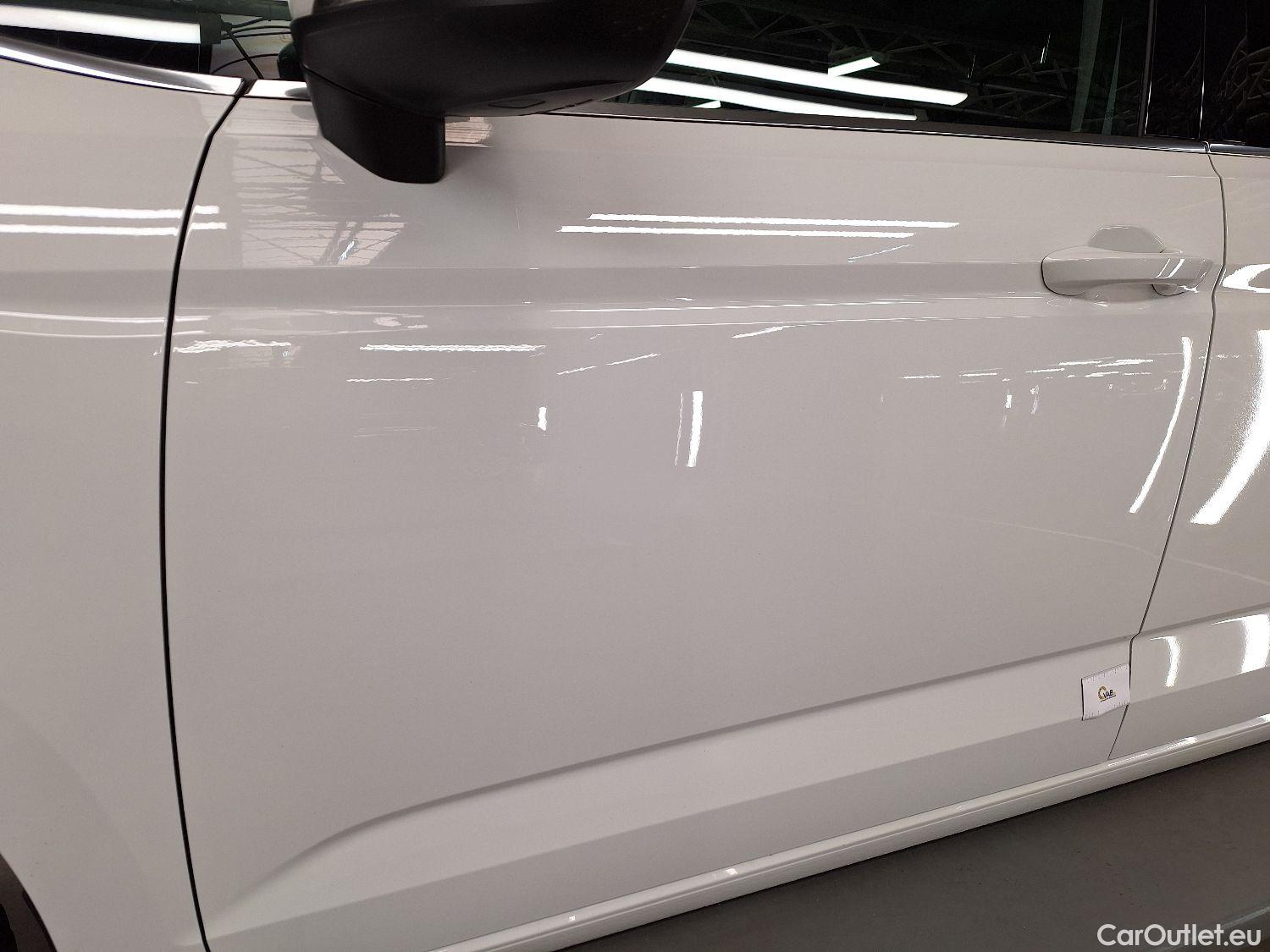  Volkswagen  Touran VW,  '15, Volkswagen  2.0 TDi 85kW Highline DSG 5d #42