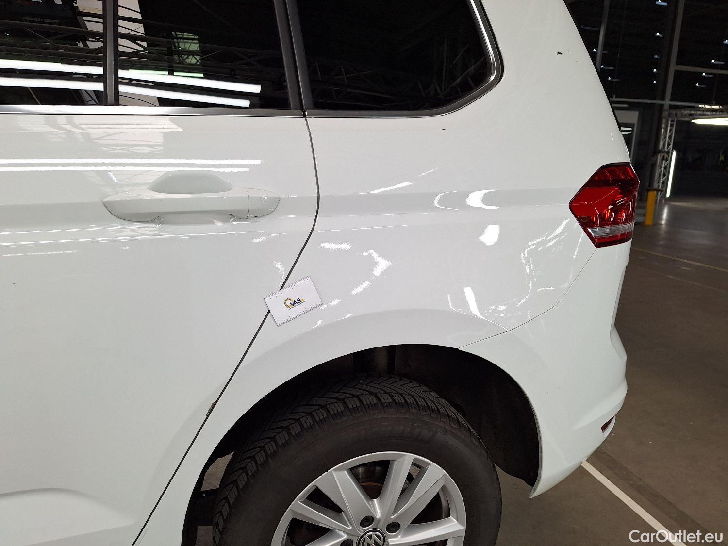  Volkswagen  Touran VW,  '15, Volkswagen  2.0 TDi 85kW Highline DSG 5d #47