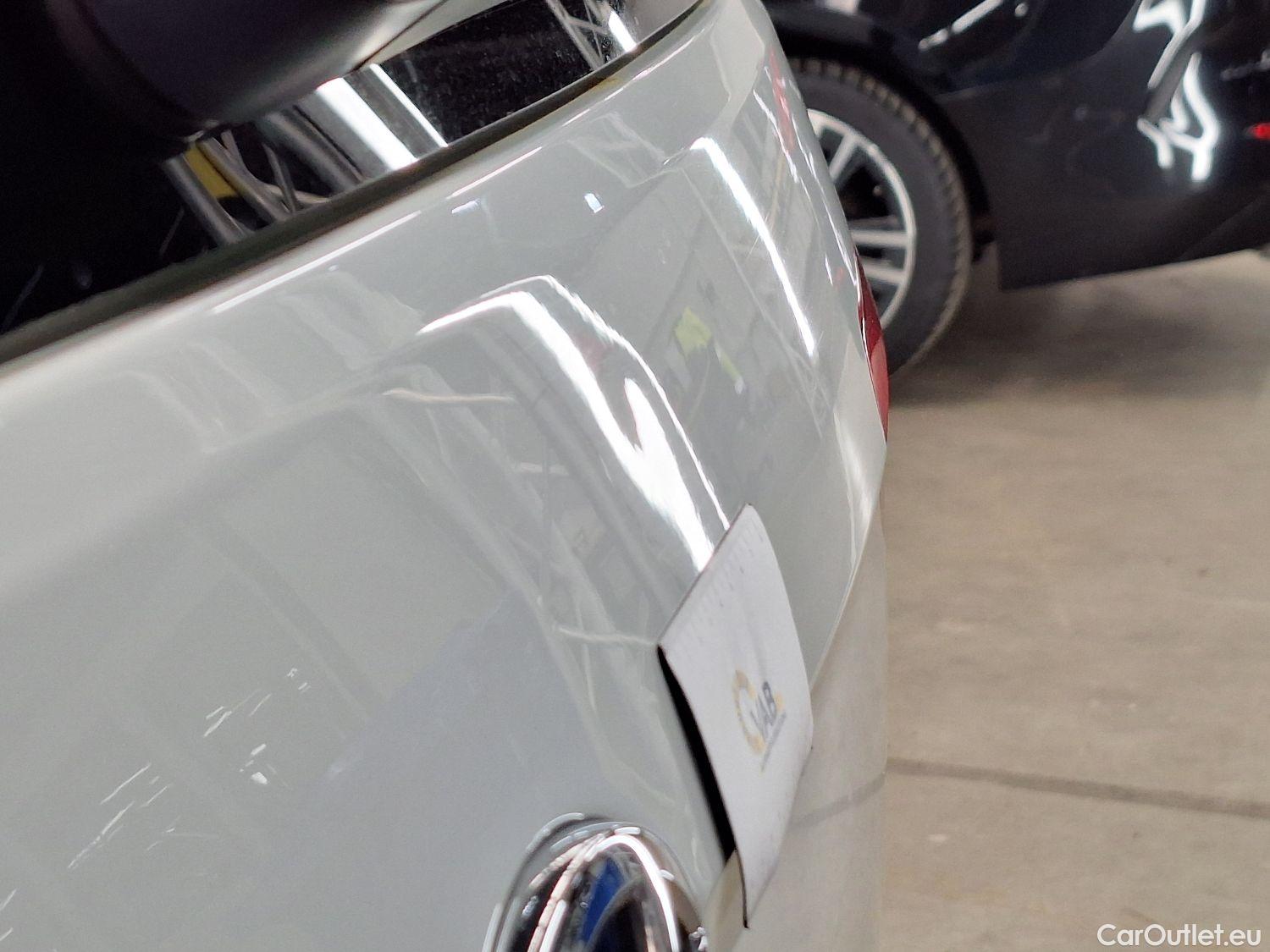  Volkswagen  Touran VW,  '15, Volkswagen  2.0 TDi 85kW Highline DSG 5d #16