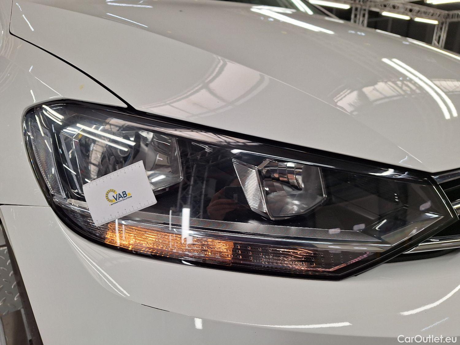  Volkswagen  Touran VW,  '15, Volkswagen  2.0 TDi 85kW Highline DSG 5d #40